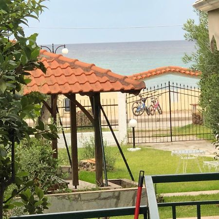 Thea Sea Apartment Néa Mudaniá Kültér fotó