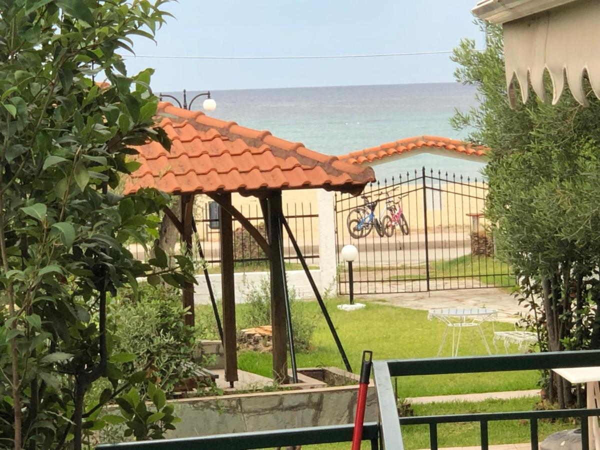 Thea Sea Apartment Néa Mudaniá Kültér fotó
